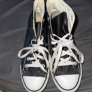 Women’s Black Leather converse, high tops size 7.5